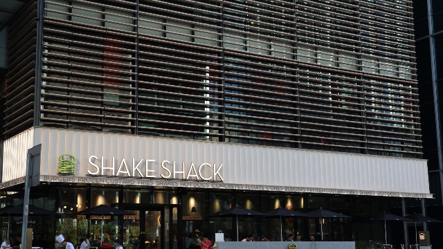 靜安嘉里門頭鋁單板工程案例 靜安嘉里門頭