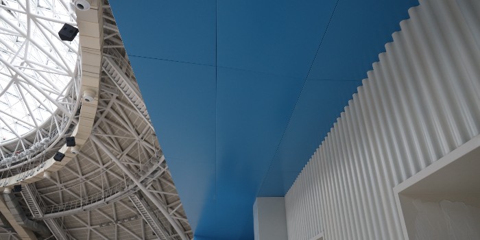 哪家鋁單板廠家靠譜？定制產(chǎn)品質(zhì)量高+服務(wù)完善=靠譜