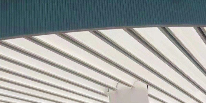 鋁單板到底有什么優勢？24年鋁單板定制廠家帶你了解